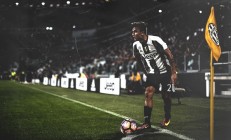 开云平台-跨越东西的统治力，上海队制霸辽宁，库里在美加墨世界杯接管比赛