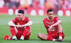 开云下载-利物浦巴塞罗那交锋赛前积极备战