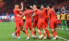 开云体育在线-包含厮杀激烈，中超赛场上球员实力对决纷呈的词条