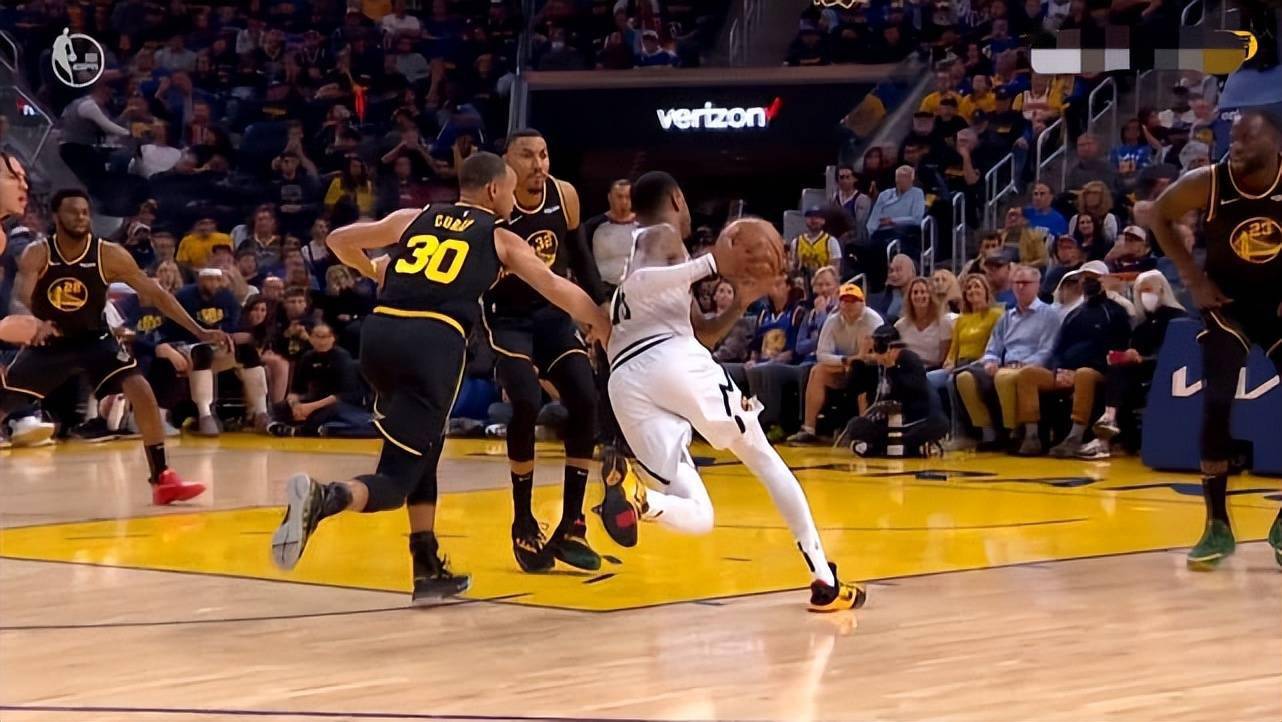 青岛队翻盘广东队，克莱扛起全队的简单介绍