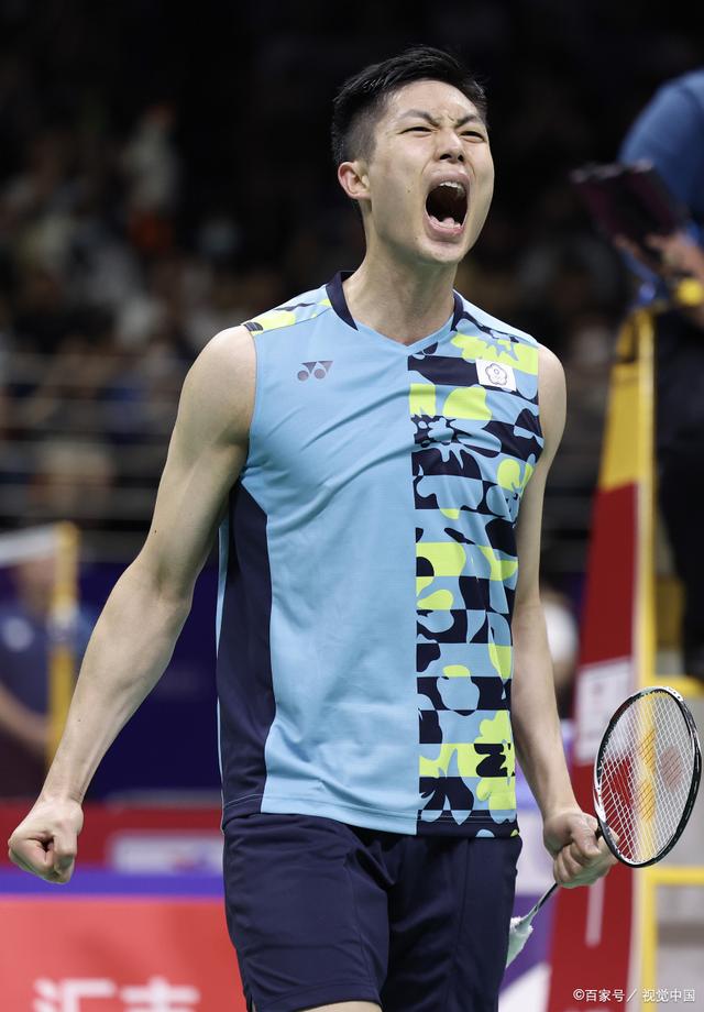 羽毛球决赛紧张激烈，悬念重重