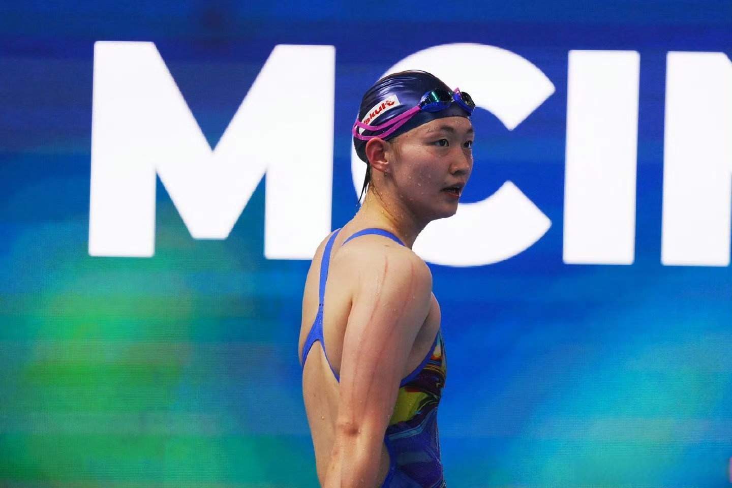 女子田径选手实现逆转，夺得银牌