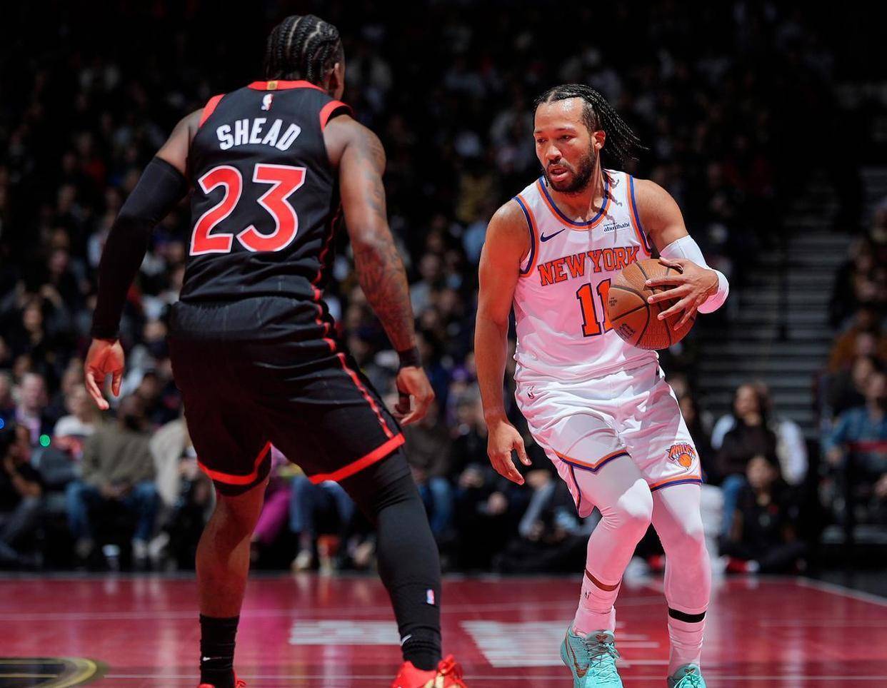 尼克斯绝杀福建队，布伦森点燃赛场