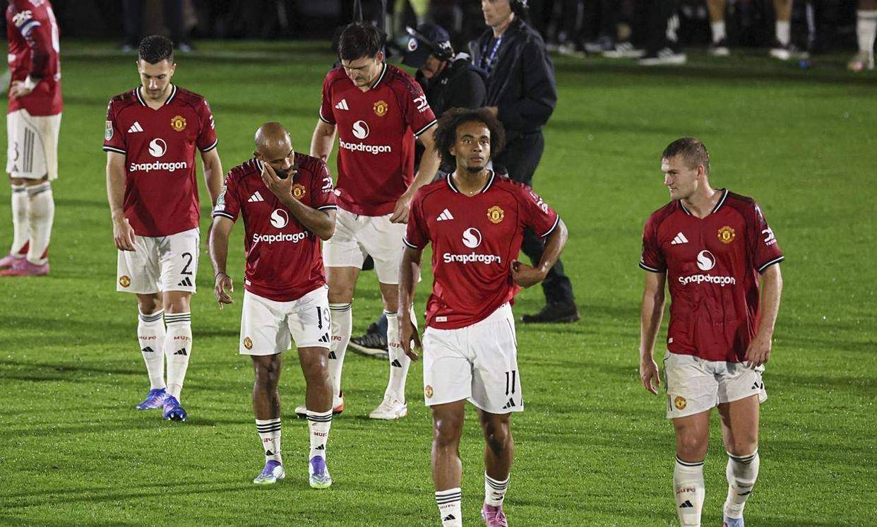 曼联惨遭淘汰，巴黎晋级四强