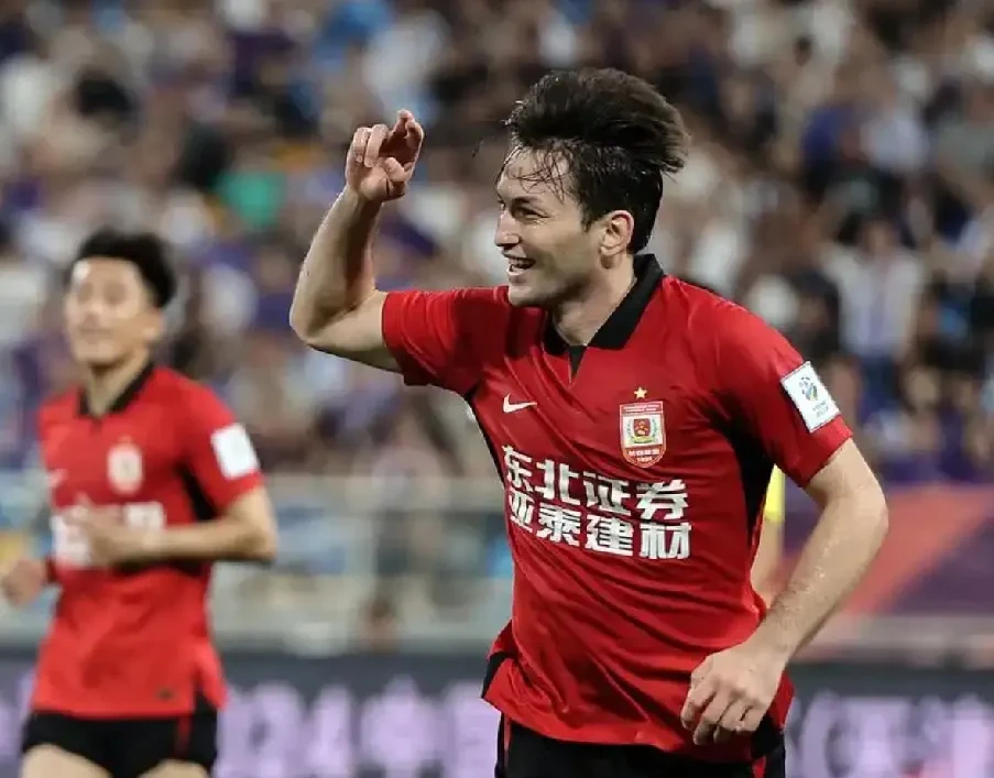 关于丹麦逆转国际米兰，苏亚雷斯高光表现的信息